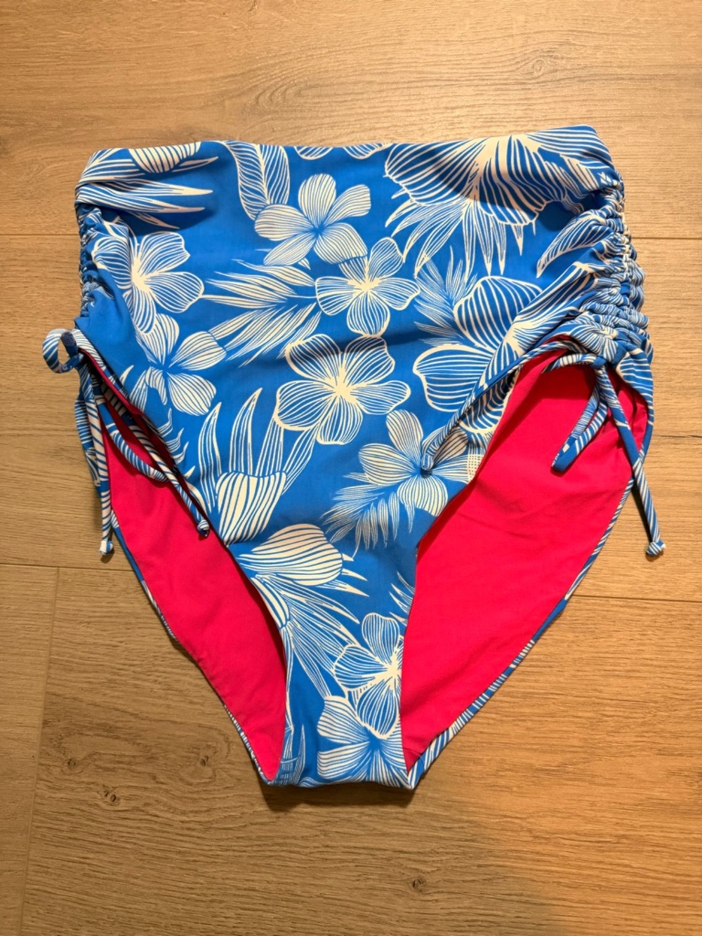 Skinny Dippers Reversible High Waist Rise Swim Bottom. Size medium.